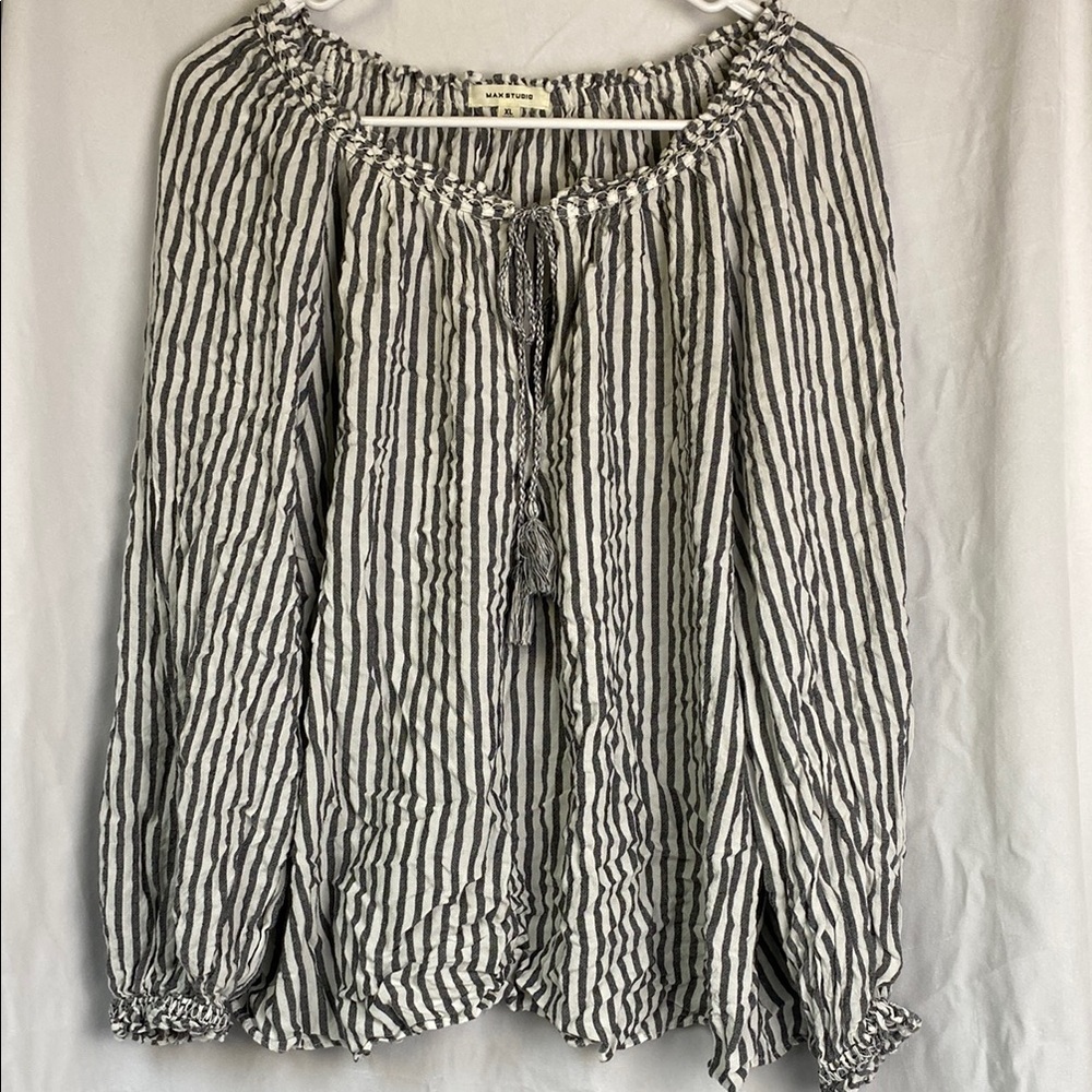 Max Studio Gray/White Striped Long Sleeve Boho Blouse W Tasseled Neckline